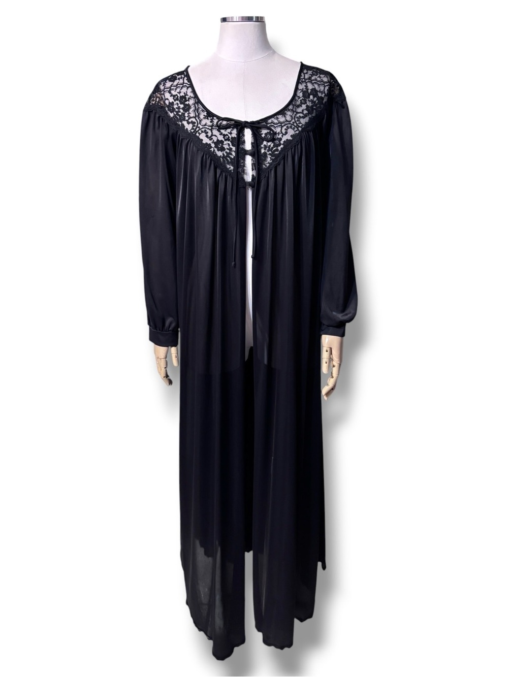 MISS ELAINE Black Liquid Nylon & Lace Peignoir Robe Size Small VINTAGE 1970s